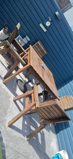Solid, good quality wooden garden furniture. Very sturdy and nice, wide , comfortable seats. One lat missing on one of the chairs .