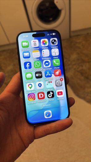 iphone 15 black sim free 256GB black mint condition