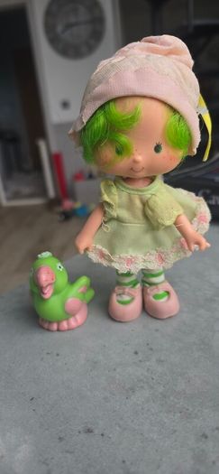 Lime Chiffon with Friend Parfait Parrot Strawberry Shortcake Doll Ccomplete outfit HTF AGC Kenner A.G.C same era as MLP G1 My Little Pony
