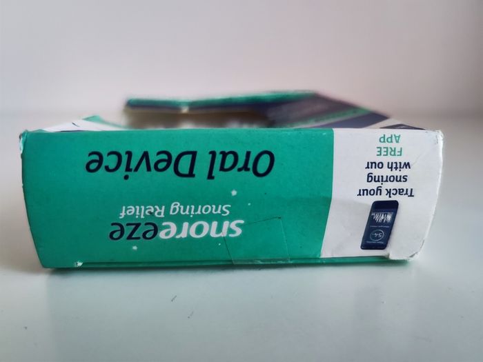 Oral device snoreeze Loud snoring & sleep apnoea
