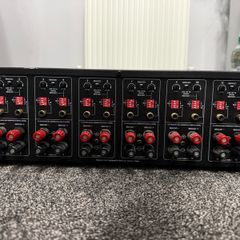 Niles multi zone amplifier