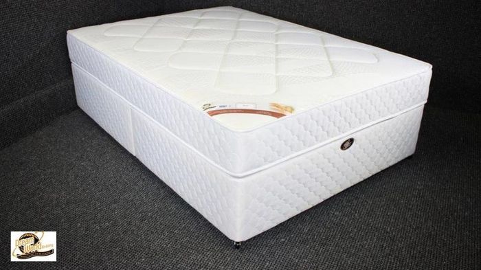 4FT Small Double Base And Mattress For Sale