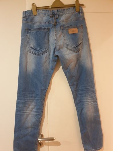 divided jeans w 31 l 32