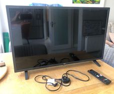 LG Smart TV 32 Inch (Almost New)