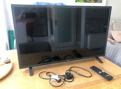 LG Smart TV 32 Inch (Almost New)