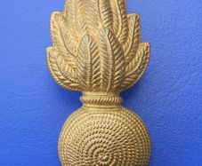 ROYAL ENGINEERS (British Army) - officer's collar badge (WW2 period or later). PRICE REDUCED.