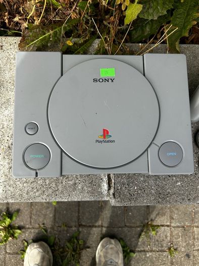 PlayStation 1 + Controller + Premier Manager