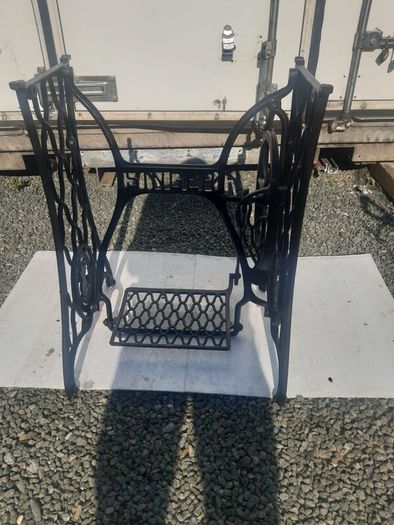 singer sewing machine stand