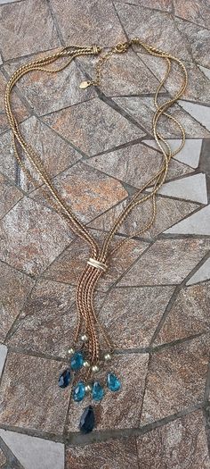 Vintage jewelry is sold individually for 5 to 10 euros