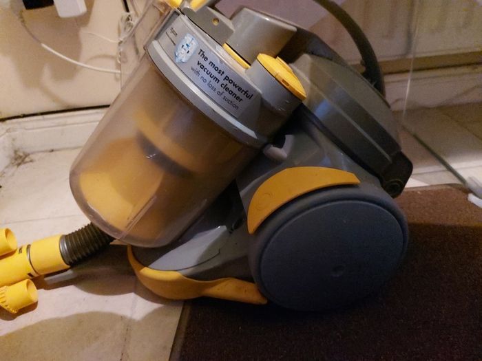 DYSON DC05, for parts or repair, not powering on
