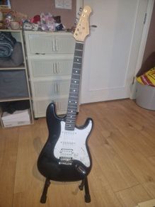 Donner Electric Guitar and Marshall Amp like new unwanted Christmas present