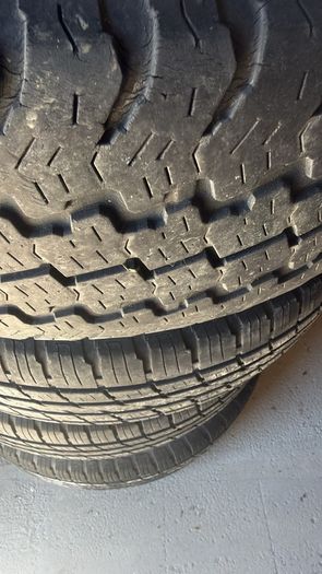 Land Cruiser 4 alloys and great tires