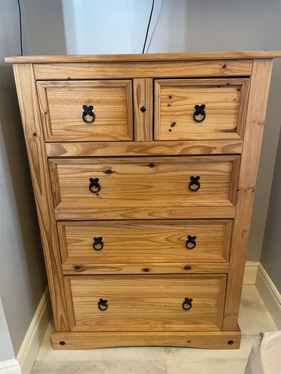 Chest of drawers