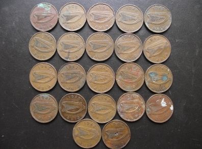 22 Irish half pennies (1940-1967)