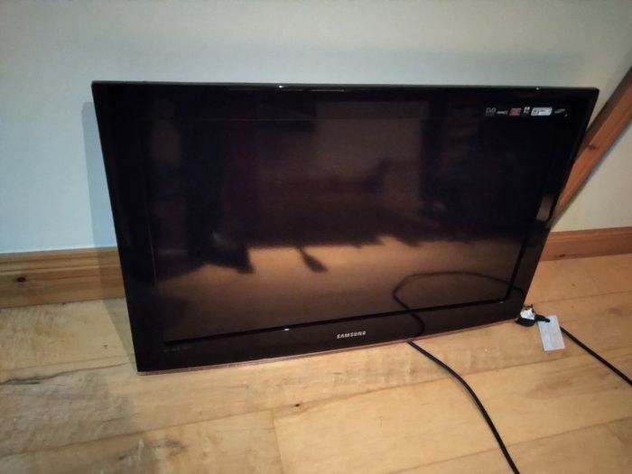 32" Samsung TV