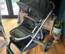 uppababy vista V2 2021 model