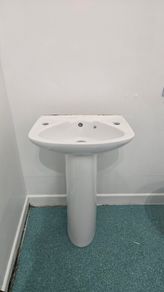 Free Sink and Pedestal