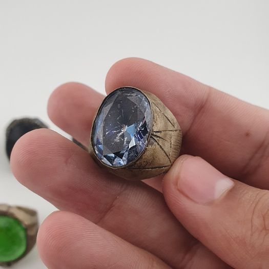 Antique 15 Heritage Style Rings Mixed Brass Glass & Decorative Stone Collection
