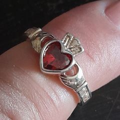 silver claddagh ring