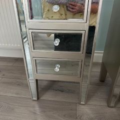 2 mirror bedside locker