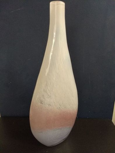 Stylish Paddle-Shaped Hand-Blown Art Glass Vase in Excellent Condition