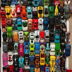 Hot Wheels Bundle (90 Cars and Mega Garage)