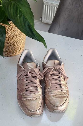REEBOK Classics Rose Gold Edition Sz 7UK