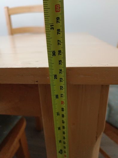 dinning table and chairs