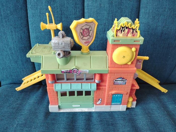 Vintage Matchbox Hero City Fire Station Play Set