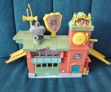 Vintage Matchbox Hero City Fire Station Play Set