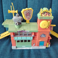 Vintage Matchbox Hero City Fire Station Play Set