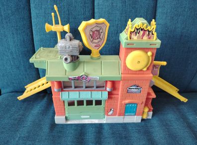 Vintage Matchbox Hero City Fire Station Play Set