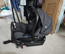 Joie car seat i-gemm with iso-fix base