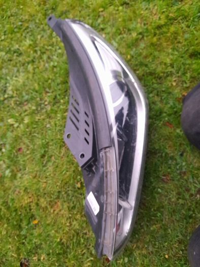 2 Genuine Hyundai i30 Halogen Headlights
