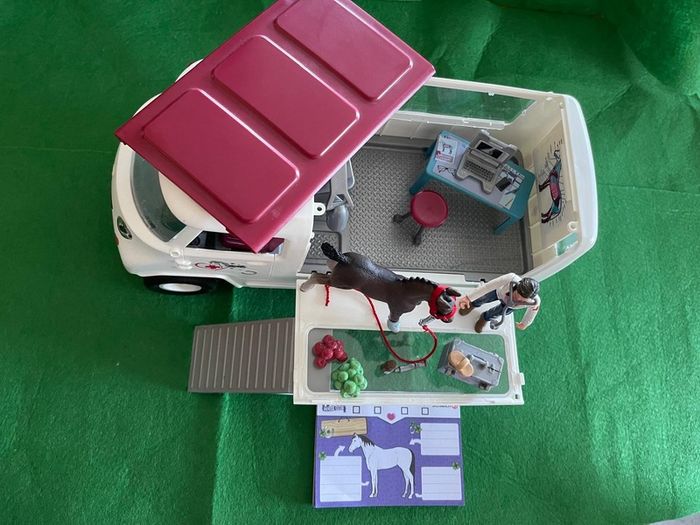 Schleich Horse Club Mobile Vet Van 42370