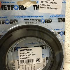 Thetford cassette lip seal before 2000