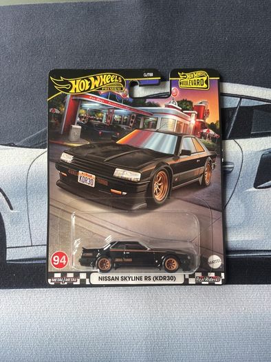 Hot wheels Premium Nissan Skyline RS Kdr30