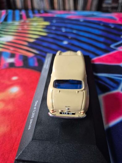 Corgi Vanguards 1:43 scale Austin A35 Saloon
