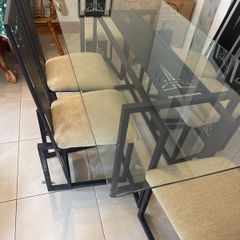 Glass table and 6 Chairs