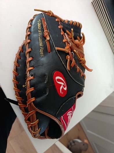right handed baseball glove
