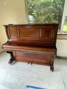 Antique piano