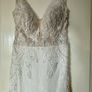 Wedding dress / size 8 - 10 Image 3