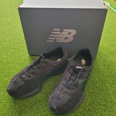 New Balance black 327 Junior trainers