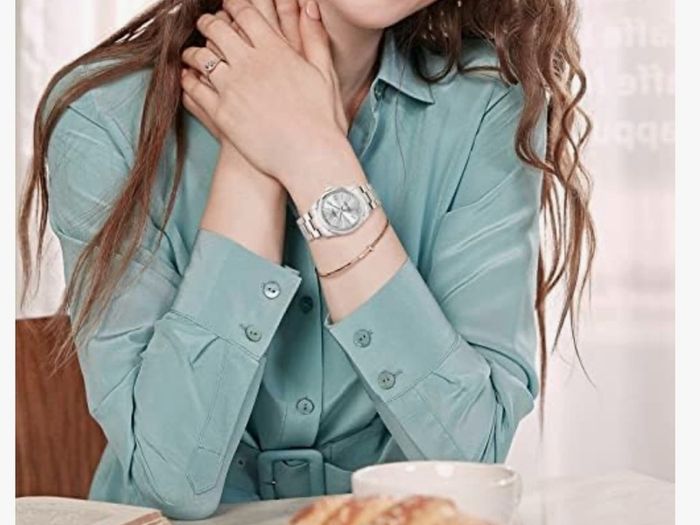 Brand New BUREI Women's Analog Quartz Dress Watch.