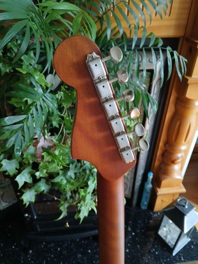 Fender Newporter Player Semi Acoustic