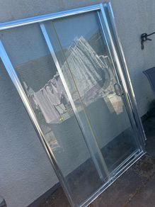 Shower Tray and Sliding Shower door + Glass pane