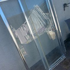 Shower Tray and Sliding Shower door + Glass pane