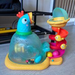 Battat Musical Chicken Ball Popper