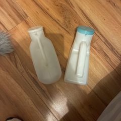 urine bottles