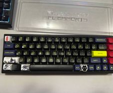 FL-Esports FL680 65% wireless mechanical keyboard, tri-mode, hot-swappable, RGB, excellent condition